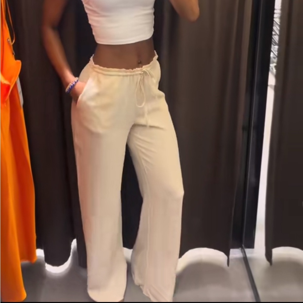 Zara Cream Pants Sleek Design High-Quality Fabric